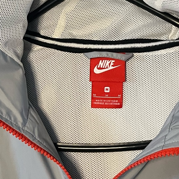 SZ M NIKE hooded zip up tricolor jacket. Black, red and grey. Lightweight - Picture 5 of 9